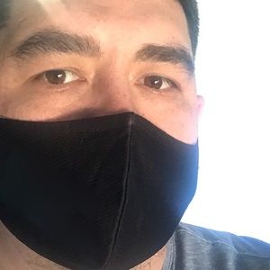 100x Large Masks Triple layered w/nose wire